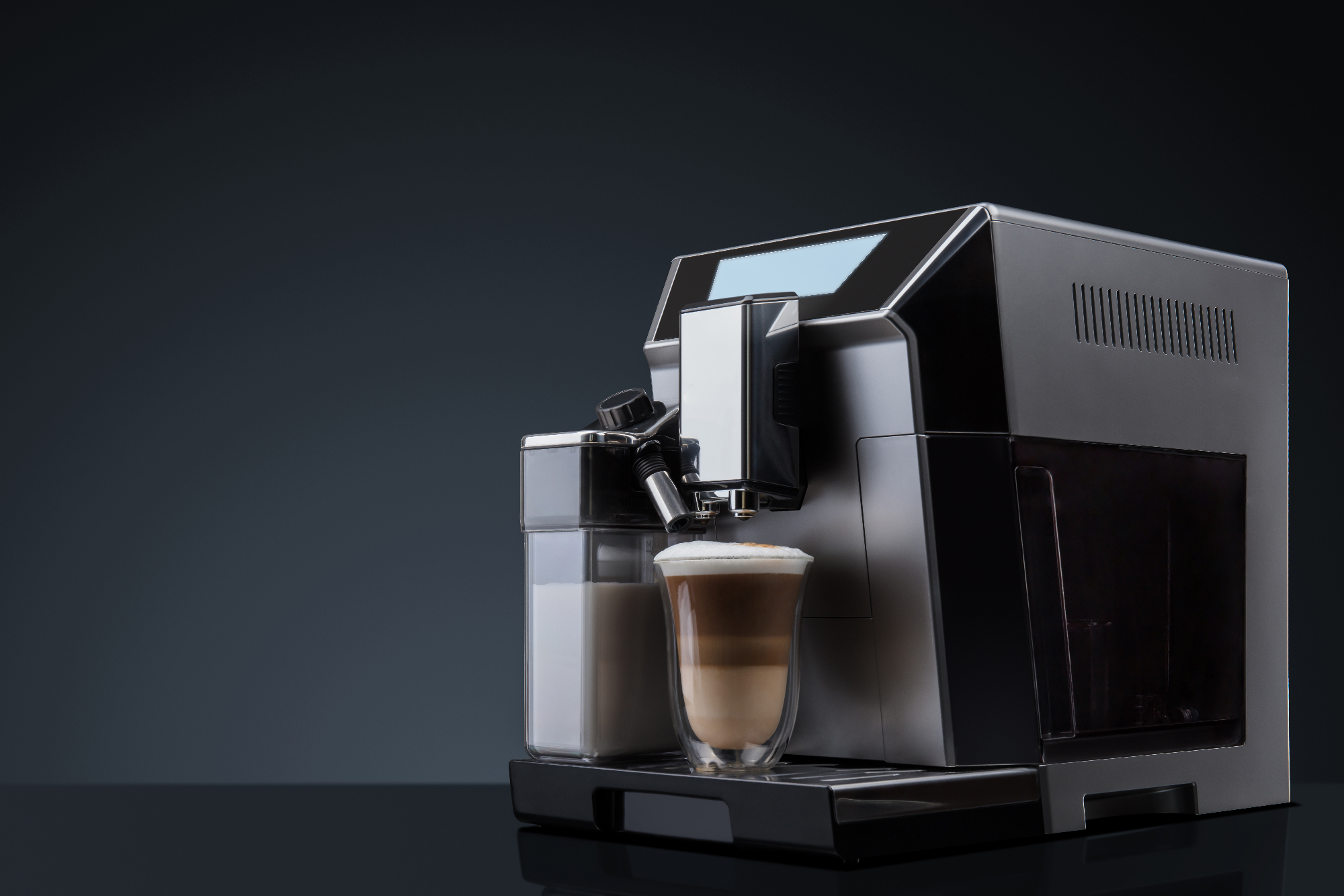 Koliko često aparat za kavu stvarno servisiraju u kafićima?
